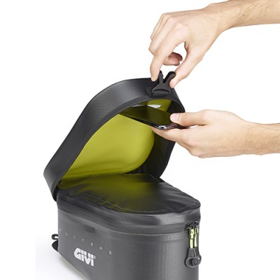 GIVI GRT716 Borsa da serbatoio waterproof nera 10 Litri con interno di colore giallo