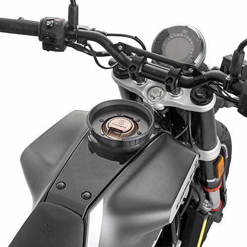 GIVI BF57 Flangia specifica per utilizzo borse da serbatoio TANKLOCK - TanklockED per HUSQVARNA SVARTPILEN 125 / 401 2021 / 2023