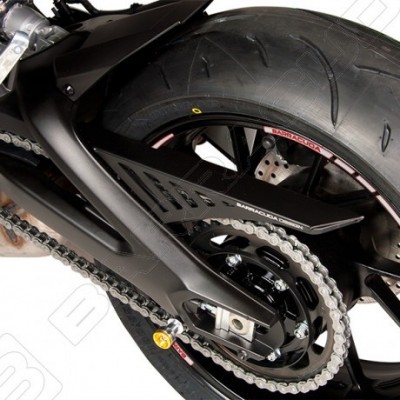 BARRACUDA COPRICATENA NERO in ALLUMINIO per YAMAHA MT 09 2014 / 2016 - TRACER 900 2015 / 2020